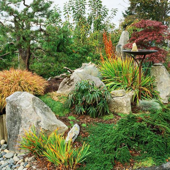Πέτρες κήπου βράχου διαφόρων μεγεθών μικρές μεγάλες στρογγυλές γωνιακές λείες και τραχιές