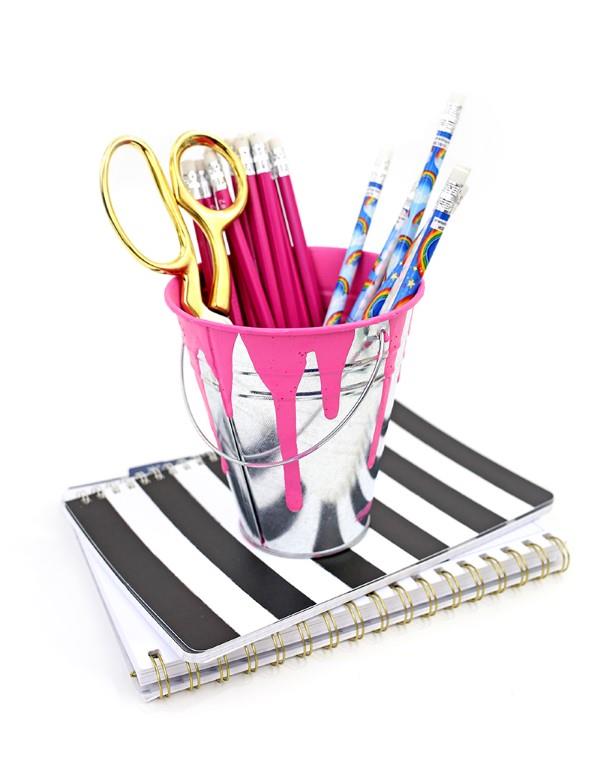Βάση για στυλό Tinker - ιδέες και οδηγίες για φοιτητές και τηλεργαζόμενους μικρό κουβά χρώμα ροζ
