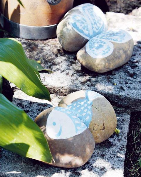 Πέτρες από πυριτόλιθο εσωτερική διακόσμηση κήπου ψαριών