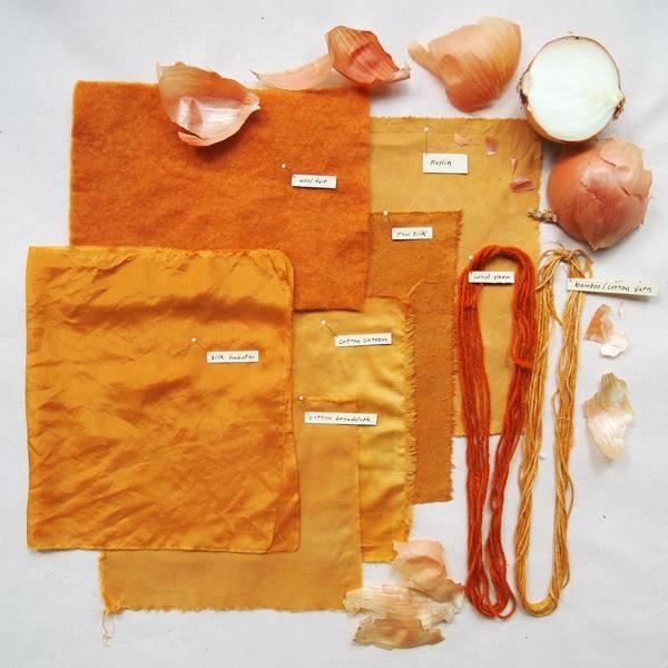 Βαφή υφάσματος Βαφή υφασμάτων ρούχων που βάφουν φυσικά το δέρμα του πορτοκαλιού κρεμμυδιού