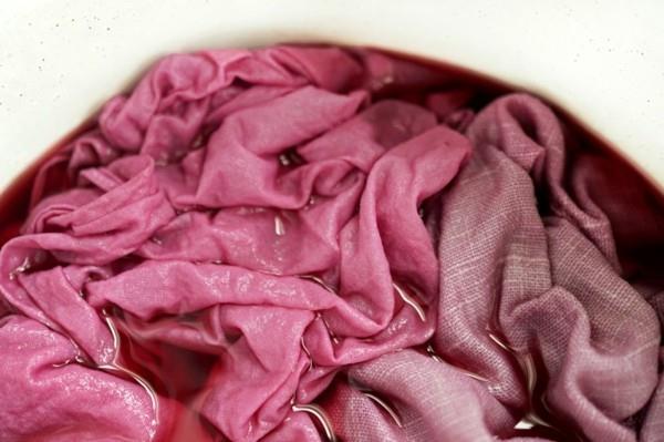 Βαφή υφασμάτων Βαφή υφασμάτων με φυσικό τρόπο Βαφή ρούχων Βαφή ροζ ροζ