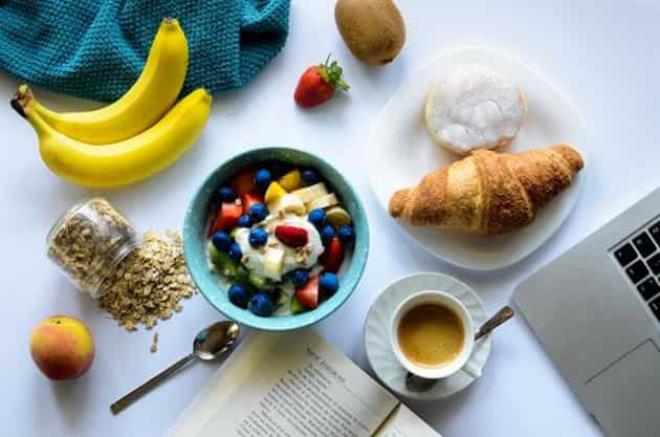 Μεταβολική διατροφή Εύκολο σύστημα σώματος Υγιεινό πρωινό Ένα φλιτζάνι καφέ Ενισχύστε το μεταβολισμό σας