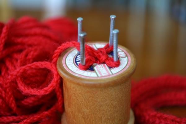 Οδηγίες Strickliesel Ιδέες Πηνίο πλέξης δαχτύλων από ξύλο