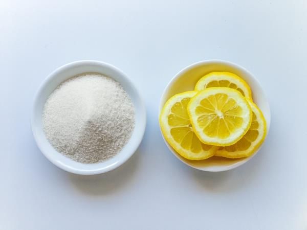 Ζαχαρώνοντας τον εαυτό σας φτιάξτε ζάχαρη από χυμό λεμονιού