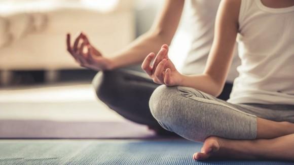 Ασκήσεις χαιρετισμού Surya Namaskar Yoga Son Son