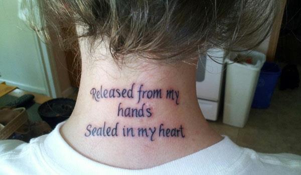 Τατουάζ γραμματοσειρές τατουάζ ρητά λαιμός