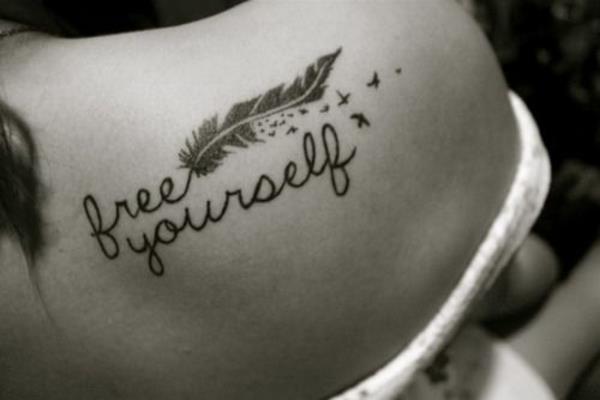 Τατουάζ γραπτά λόγια τατουάζ απελευθερώστε τον εαυτό σας