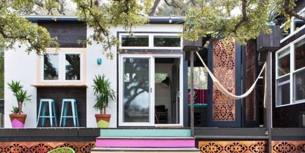 Μικροσκοπικά σπίτια μοντέρνες γυάλινες πόρτες βεράντας μικρού σπιτιού