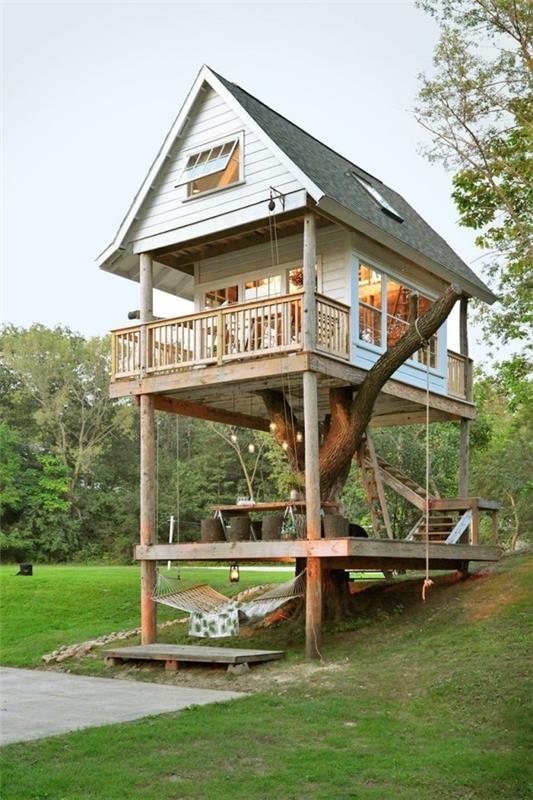 Tiny Houses διώροφη πολύ απλή κατασκευή πολύ ελκυστικός σχεδιασμός