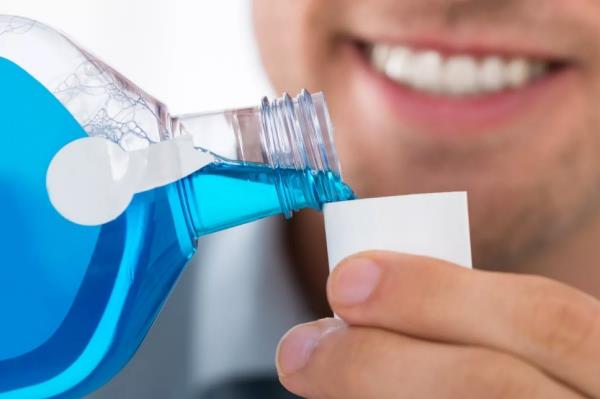 Συμβουλές για υγιή ούλα και όμορφο στόμα χαμόγελου ξεπλένουν υγιή δόντια ούλων