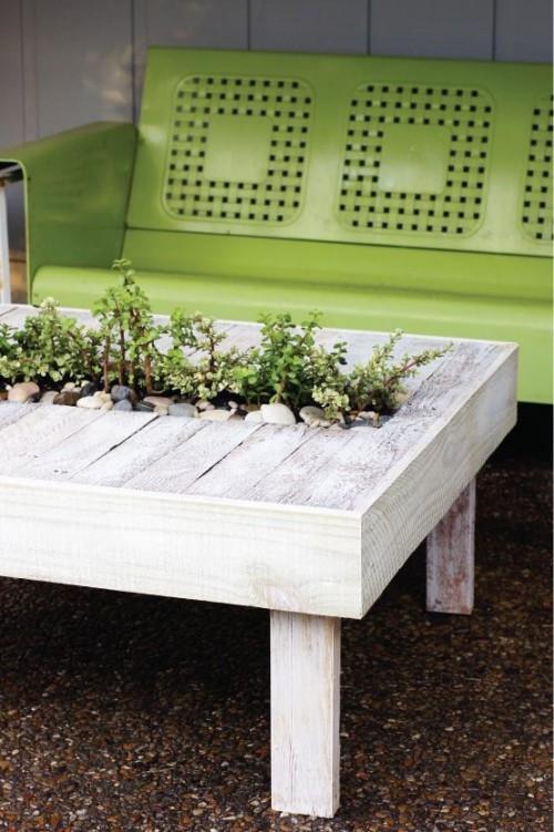 Εξαιρετικές ιδέες για χομπίστες φτιάξτε μόνοι σας το τραπέζι του κήπου και δώστε χώρο στη μέση για λουλούδια