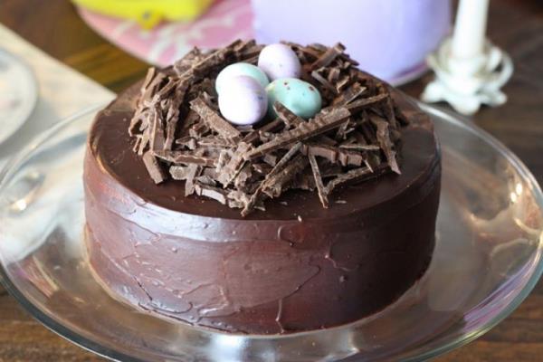 Κέικ για το Πάσχα - κέικ φτιαγμένο από σοκολατένιες ιδέες πασχαλινού αυγού