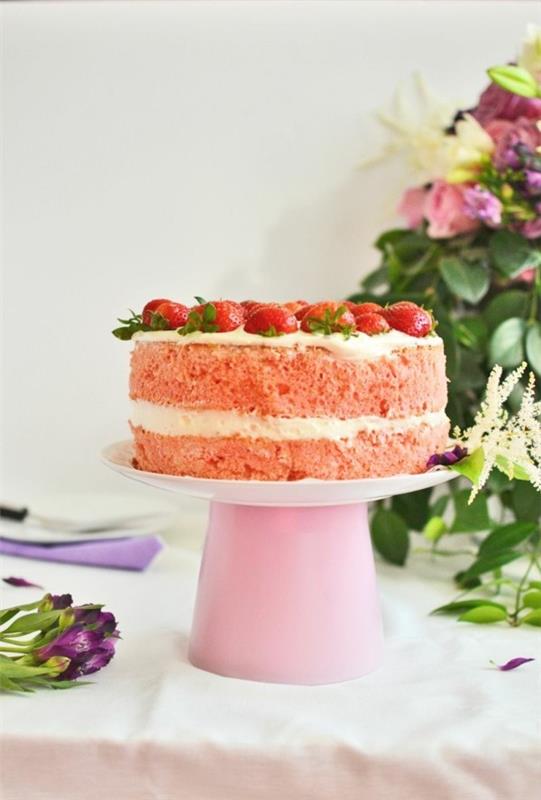 Φτιάξτε τη δική σας βάση για κέικ σε ροζ χρώμα