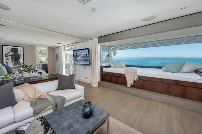 Dream home Matthew Perry beach house σαλόνι τηλεοπτική σειρά Friends