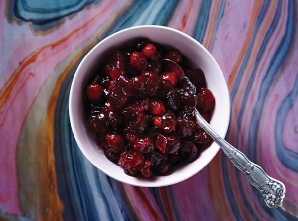 Trend χρώματα 2018 σάλτσα cranberry έντονο χρώμα