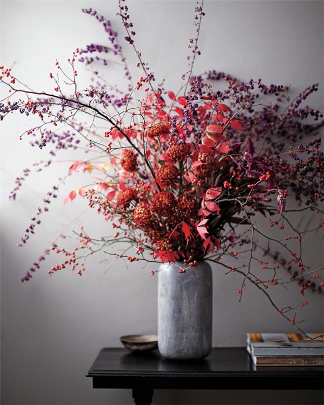 Διακόσμηση αποξηραμένων λουλουδιών κόκκινο και μοβ