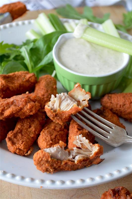 Vegan συνταγές jackfruit και ενδιαφέροντα γεγονότα για το εξωτικό υποκατάστατο κρέατος παναρισμένη σάλτσα jackfruit
