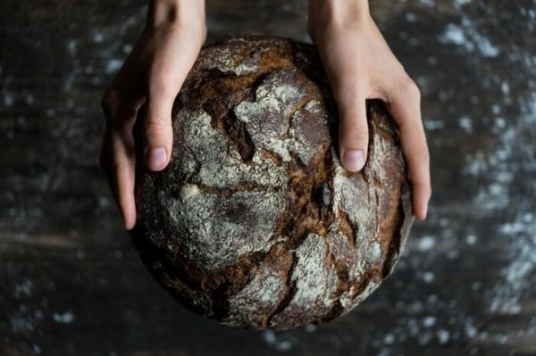 Το ψωμί ολικής αλέσεως είναι καλή πηγή αμινοξέων