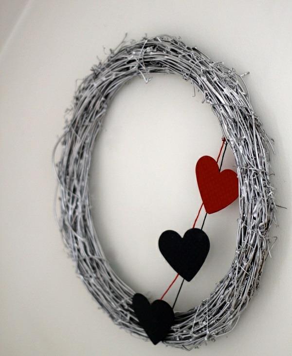 Φτιάξτε τα δικά σας στεφάνια τοίχου και πόρτας για την καρδιά του Αγίου Βαλεντίνου