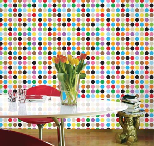 Διακόσμηση τοίχου με υπέροχες μοντέρνες αυτοκόλλητες χρωματιστές κουκίδες