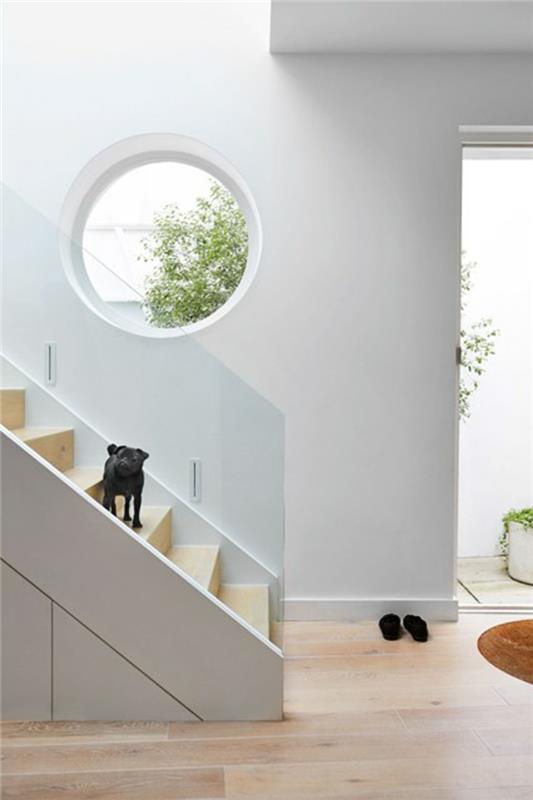 Σχεδιασμός τοίχου χρώμα τοίχου διάδρομος λευκή σκάλα