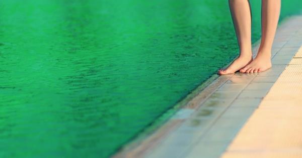 Γιατί το νερό της πισίνας μπορεί να είναι πράσινο;