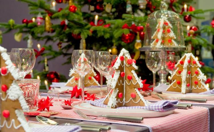Χριστουγεννιάτικα μπαχαρικά γαρύφαλλα ιδέες εορταστικής διακόσμησης τραπεζιού εφέ κανέλας