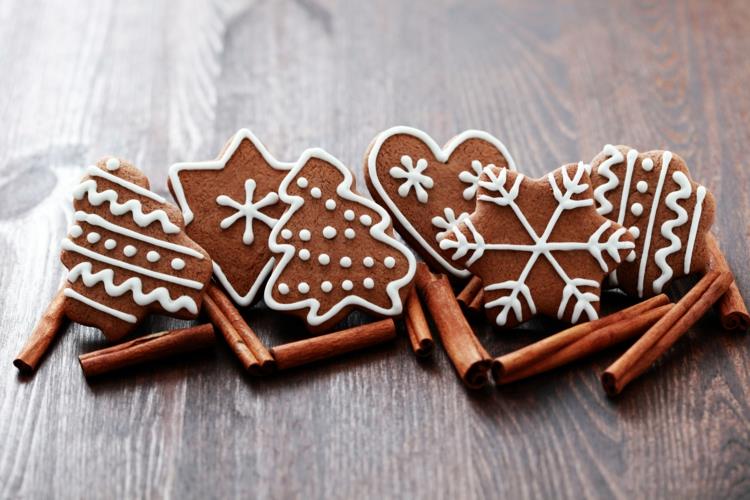 Χριστουγεννιάτικα μπισκότα με μπαχαρικά γαρύφαλλα μπαχαρικό κανέλα μπαχαρικό