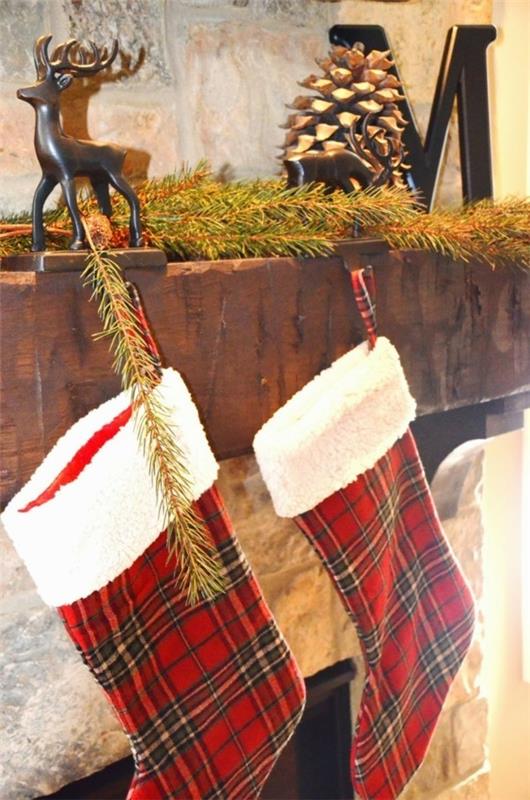 Χριστουγεννιάτικες κάλτσες ως διακόσμηση DIY