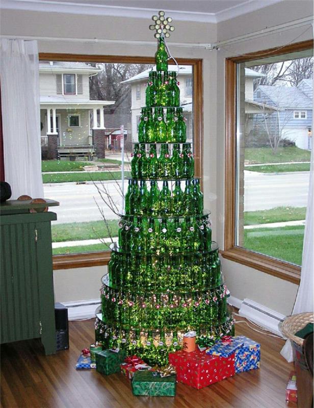 Χριστουγεννιάτικες χειροτεχνίες Χριστουγεννιάτικα δέντρα Χειροτεχνίες Χριστουγεννιάτικο δέντρο από γυάλινα μπουκάλια
