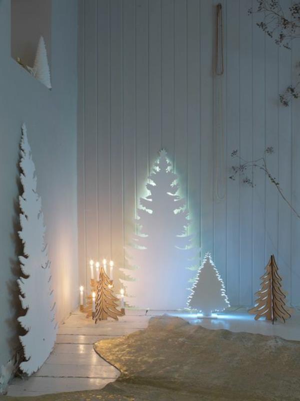 Χριστουγεννιάτικα φώτα έμμεσο φως παραμυθένια φώτα μέσα σε λευκό παραμύθι