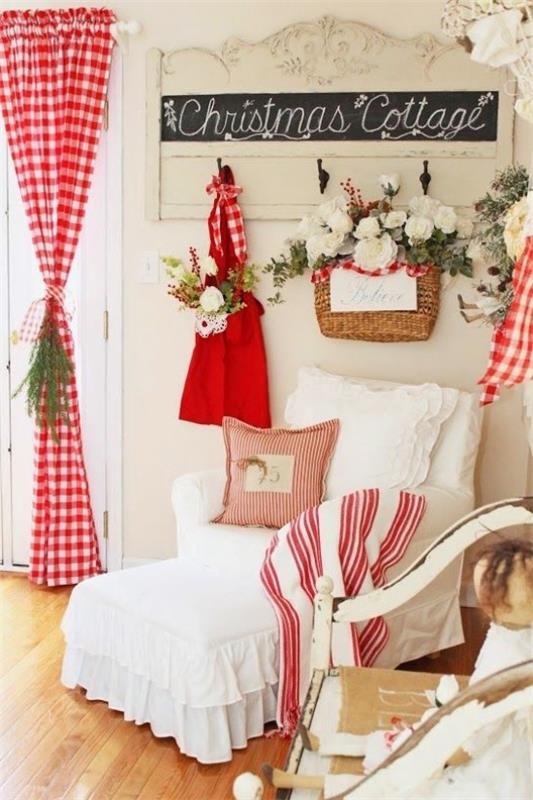 Χριστουγεννιάτικες ιδέες διακόσμησης σε κόκκινα και λευκά υπνοδωμάτια