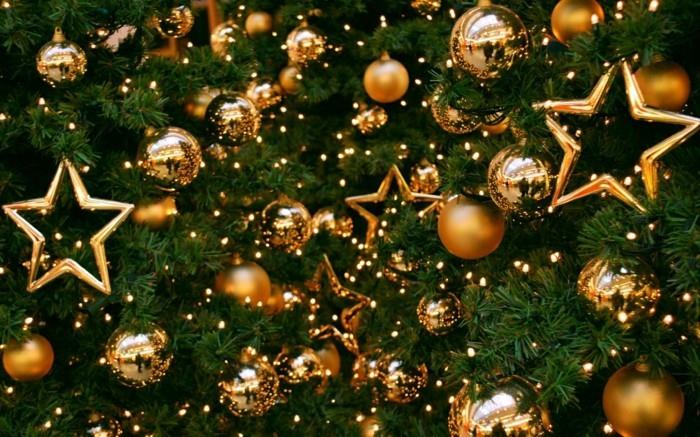 Χριστουγεννιάτικες ιδέες διακόσμησης με το χρώμα χρυσά αστέρια από κουκουνάρι