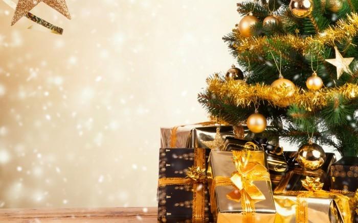 Χριστουγεννιάτικες ιδέες διακόσμησης με το χρυσό σετ από χαρτί περιτυλίγματος έλατου
