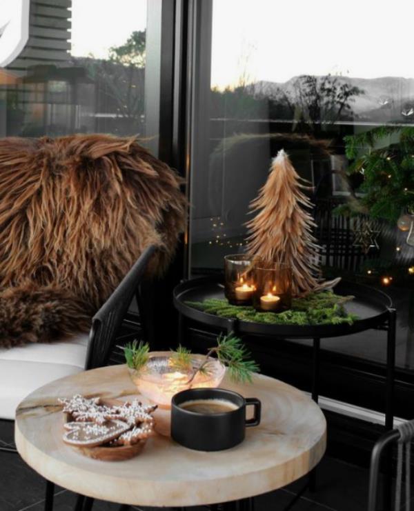 Χριστουγεννιάτικη διακόσμηση για μπαλκόνι ζεστή ατμόσφαιρα faux γούνα πολλή ζεστασιά