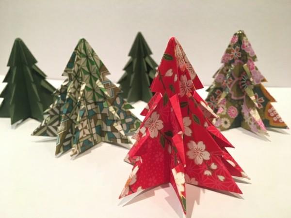 Φτιάξτε μόνη σας χριστουγεννιάτικη διακόσμηση με χρωματιστό χαρτί