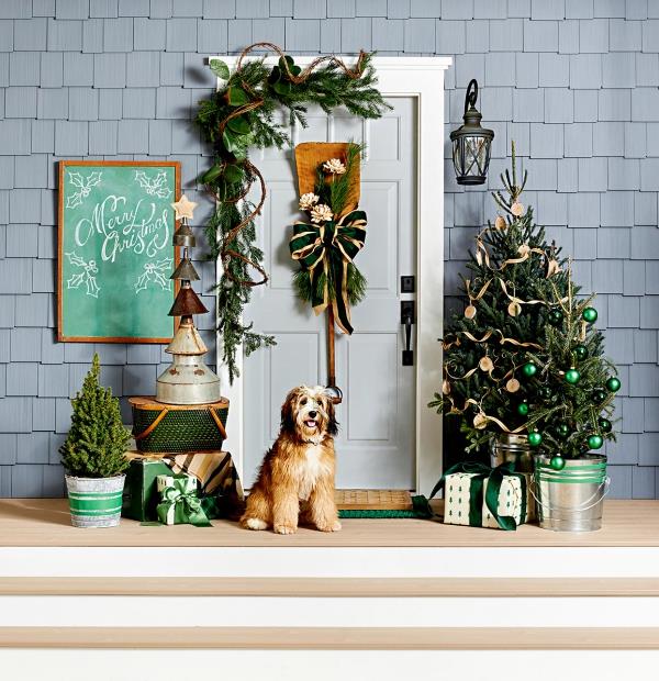 Χριστουγεννιάτικα στολίδια στο κατώφλι - ιδέες και συμβουλές για πιο εορταστική διάθεση όμορφες ιδέες διακόσμησης μπλε πράσινο