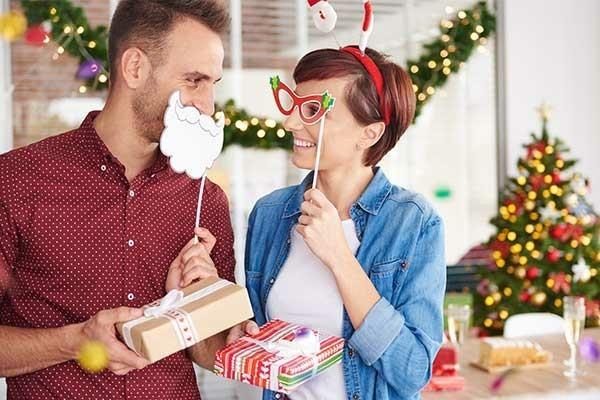 Διοργανώστε Χριστουγεννιάτικο πάρτι Παιχνίδια Δραστηριότητες Ανταλλαγή δώρων