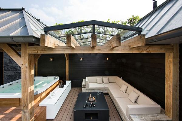 Καναπέδες κήπου με πισίνα με εγκαταστάσεις ευεξίας