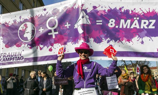Παγκόσμια Ημέρα της Γυναίκας στις 8 Μαρτίου, διάφορες δραστηριότητες των γυναικών σε 26 χώρες επίσημη αργία