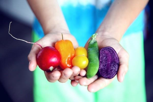 Πώς μπορώ να κάνω μια υγιεινή διατροφή; Έτσι μπορείτε να τρώτε σωστά! λαχανικά ουράνιο τόξο υγιή πολύχρωμα