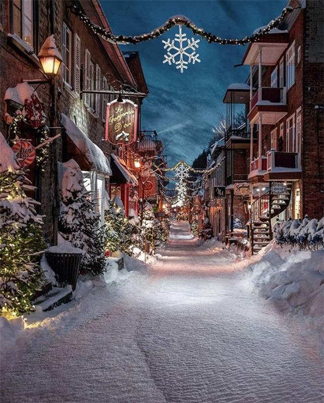 Χειμερινή χώρα των θαυμάτων Κεμπέκ Πόλη του Καναδά χιονισμένοι δρόμοι πολύ ρομαντική ατμόσφαιρα