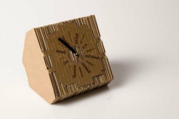 πρωτότυπο ρολόι από χαρτόνι μόνοι σας