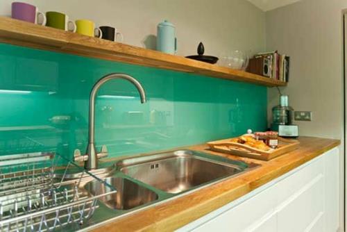 Γυάλινος πίσω τοίχος κουζινών με λαμπερό χρώμα, λαμπερό πράσινο μέντας