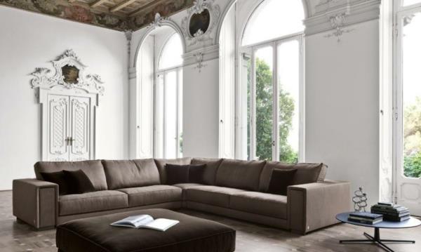 Γωνιακός καναπές καθιστικού καφέ και γκρι έντονο φως