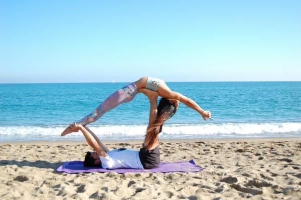 Ασκήσεις γιόγκα για δύο στάσεις Acro Yoga High Flying Whale