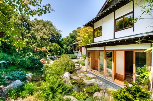 Ο κήπος Zen δημιουργεί ιαπωνικό σπίτι κήπου