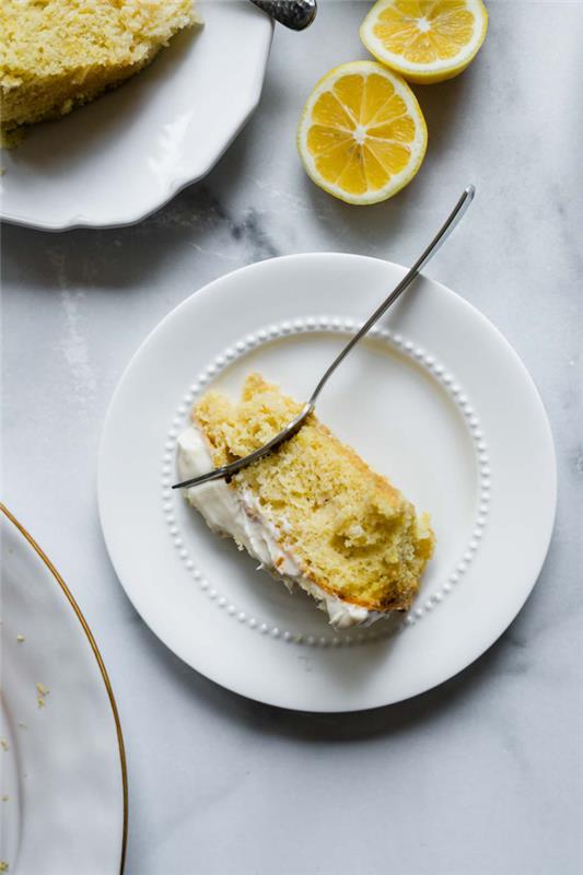 Το ψήσιμο κέικ λεμονιού, η βασική συνταγή πάντα πετυχαίνει, προέρχεται από την εποχή της γιαγιάς