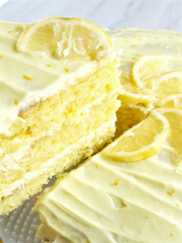 Το κέικ με λεμόνι ψήνει δύο εύκολες στην προετοιμασία συνταγές επίσης κατάλληλες για αρχάριους