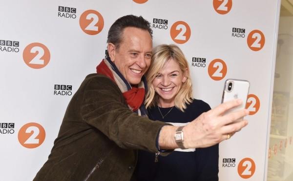 Zoe Ball BBC και Richard E. Grant στο BBC